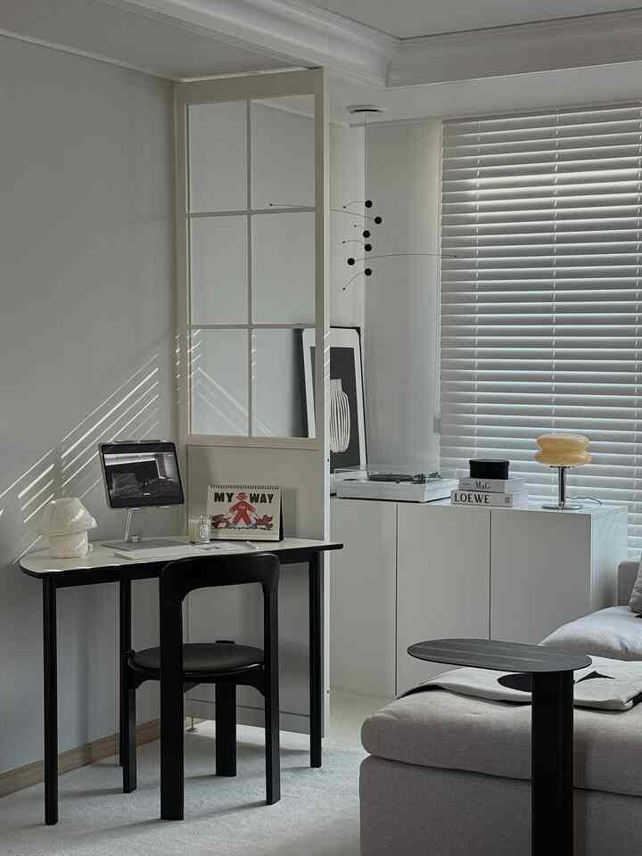 #거실스타일링
The 34-pyeong living room was used mainly as a playroom for the baby,
but since he hasn't crawled yet, I wanted to create a small space just for the couple, so I divided the living room in half.

I divided the space by arranging the sofas and divided it again with a partition, and I completed a living room space that I really, really like!

This space is my husband and I'm going to have fun until we install the baby mat. ·͜· 🤍

#LivingroomInterior #홈인테리어 #홈스타일링 #화이트인테리어 #모던인테리어 #거실스타일링 #신혼집꾸미기 #오늘의집 #오하우스 #홈데코 #모던인테리어 #거실꾸미기