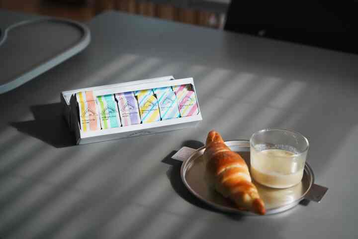 UCCのCAFE@HOMEをいただきました♪
かわいいパッケージの中に一杯分の豆が入っています。🫘

#コーヒー #カフェ気分 #ダイニング #ダイニングテーブル