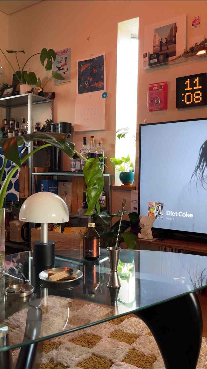 あけましておめでとうございます🎍

カカオ生コーラを作りました〜

Ohouse様よりギフトをいただきました。ありがとうございました😊

#リビングインテリア #観葉植物 #ミッドセンチュリー #テレビボード #ホームバー #賃貸インテリア #アパートのインテリア #植物インテリア 