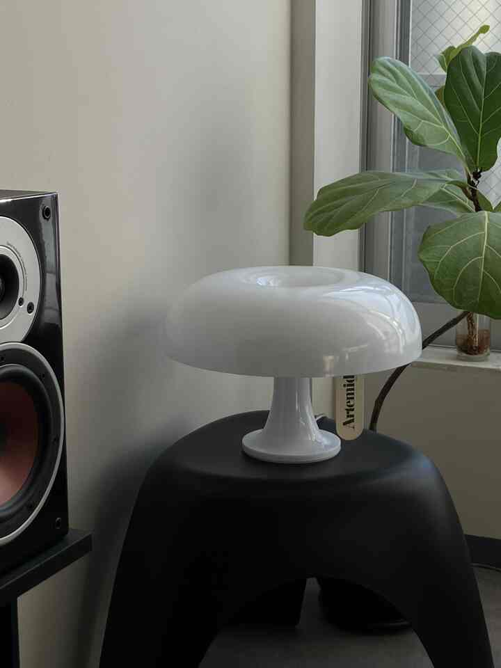 Stools can be used in a variety of ways, so they are a recommended piece of furniture for people living alone! 

#Stool #Vitra #柳宗理