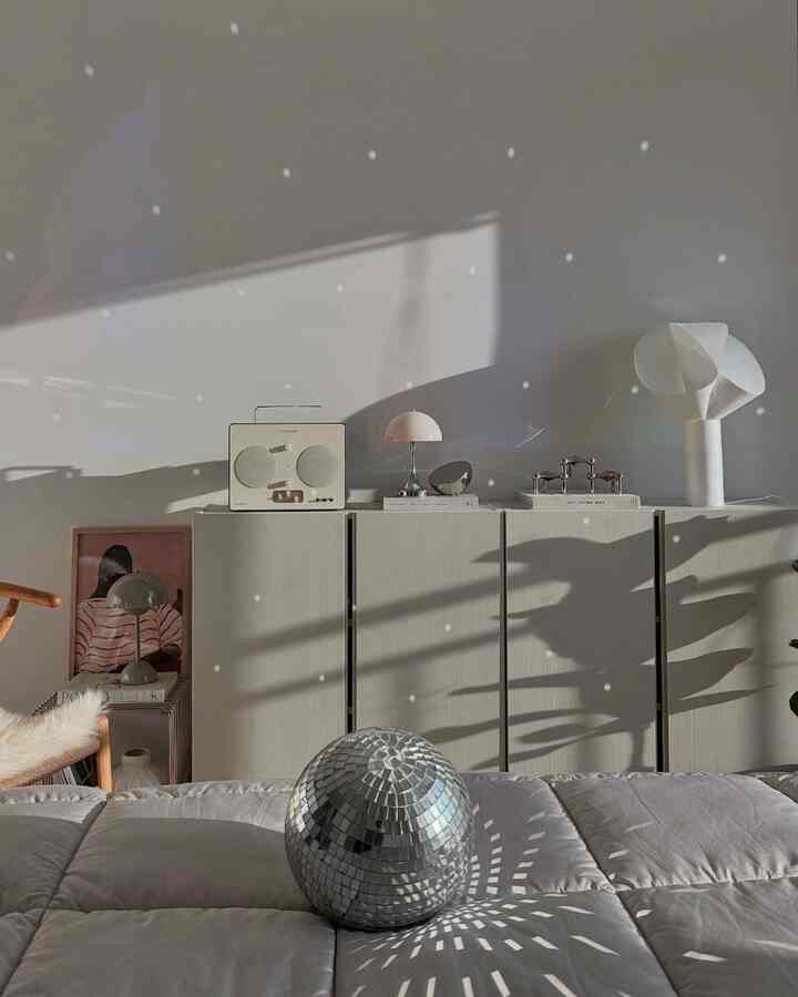 IKEA New lamps Beknate💡

#IKEA #이케아조명 #수납장 #수납장인테리어 #침실인테리어 #침실꾸미기 #티볼리오디오 #루이스폴센판텔라 #루이스폴센 #판텔라포터블 #플라워팟 #앤트레디션 #포터블스피커 #포터블조명 #포터블램프 #칼한센앤선 #위시본체어 #이케아추천템 #이케아수납장 #이케아이바르 #셀프인테리어 #셀프페인팅 #오늘장면한컷 #오늘의우리집 #예쁜템최고야 #스토프나겔 #오브제 #북유럽인테리어 #안방인테리어 #이케아가구