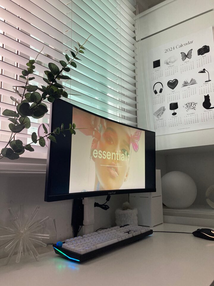 short form carousel card thumbnail