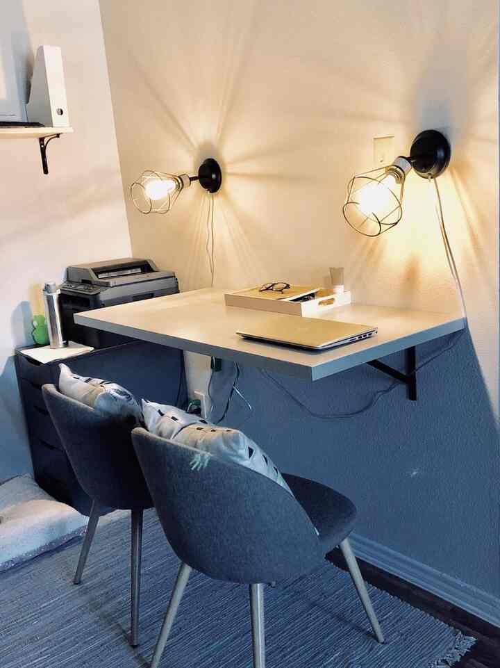 Being in love with my cute mimimal walldesk #walldesk #minimalist #cutedecor