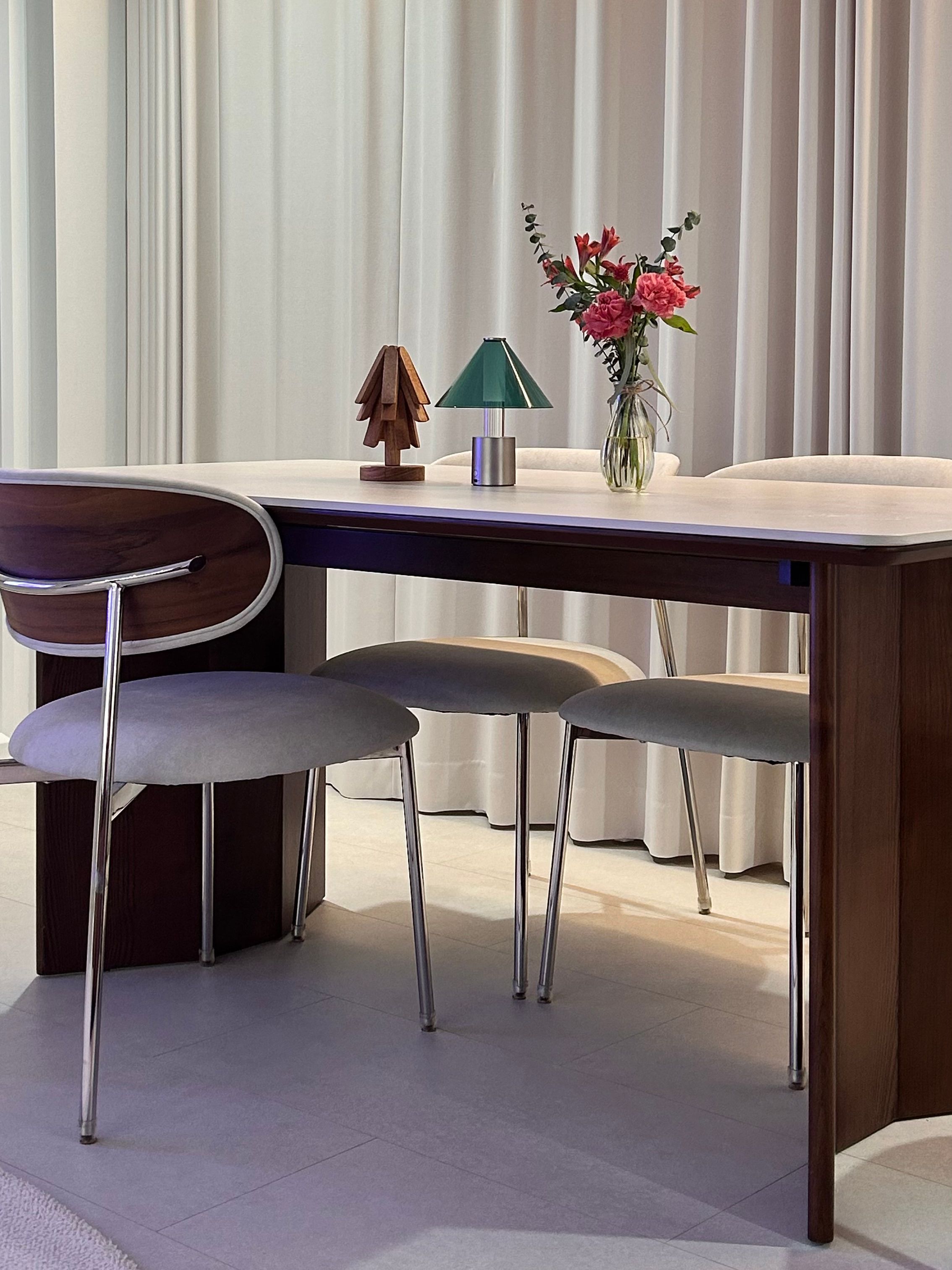 Reversible Ceramic Rectangular Dining Table user photo