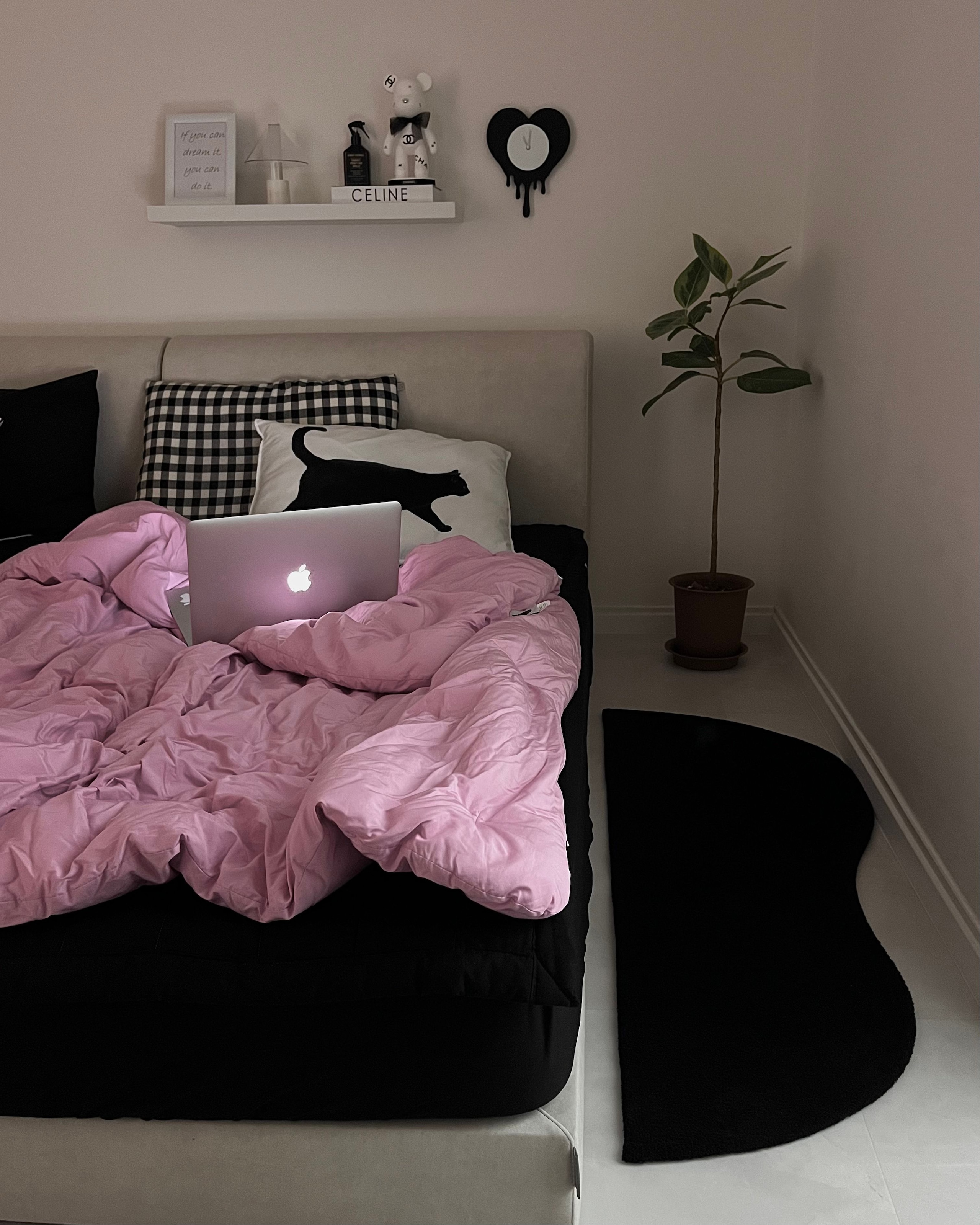 Bloody Romance Wall Clock user photo