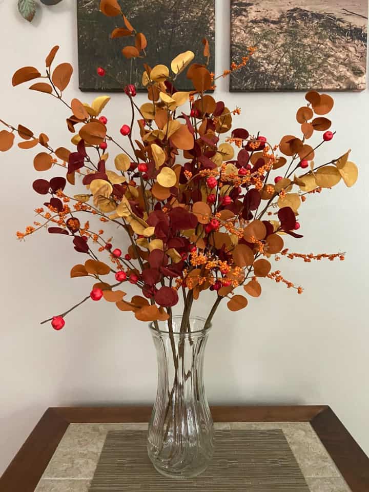 Cheers to fall and all its beauty! 🍁🌾 This vase is my seasonal centerpiece! #AutumnLove #DecorGoals