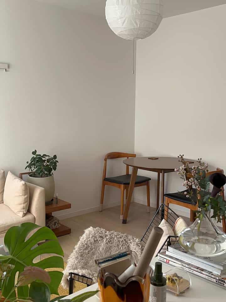 #インテリア #ライフスタイル #賃貸 #観葉植物 #北欧インテリア #モダン #二人暮らし #ときめき家具 #ラタンミラー #ラウンドミラー