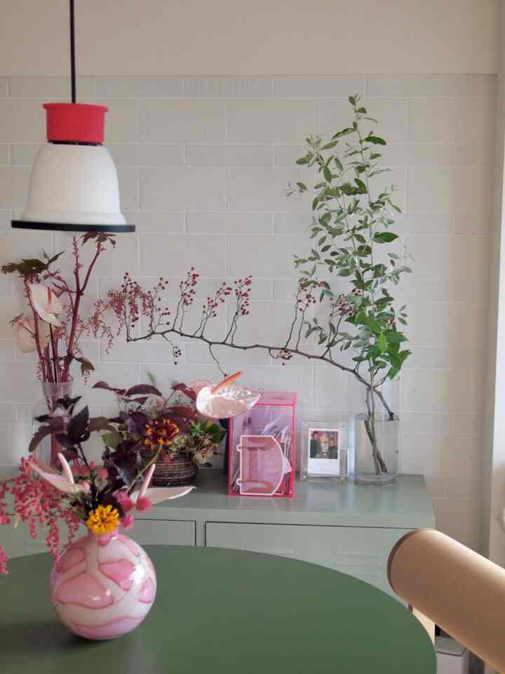 枝物飾ると雰囲気出るよなぁ🌲
#枝物