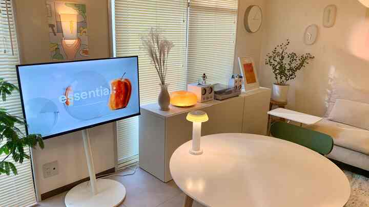 I also like the angle from here 💡
The living/dining room isn't very big, but
the key to our interior design is to keep the large furniture white and add color with small items 🎨🌿

#IKEA #ニトリ #wall #リビング #13畳 #2人暮らし #賃貸マンション #ナチュラルインテリア #北欧インテリア #カラフルインテリア
