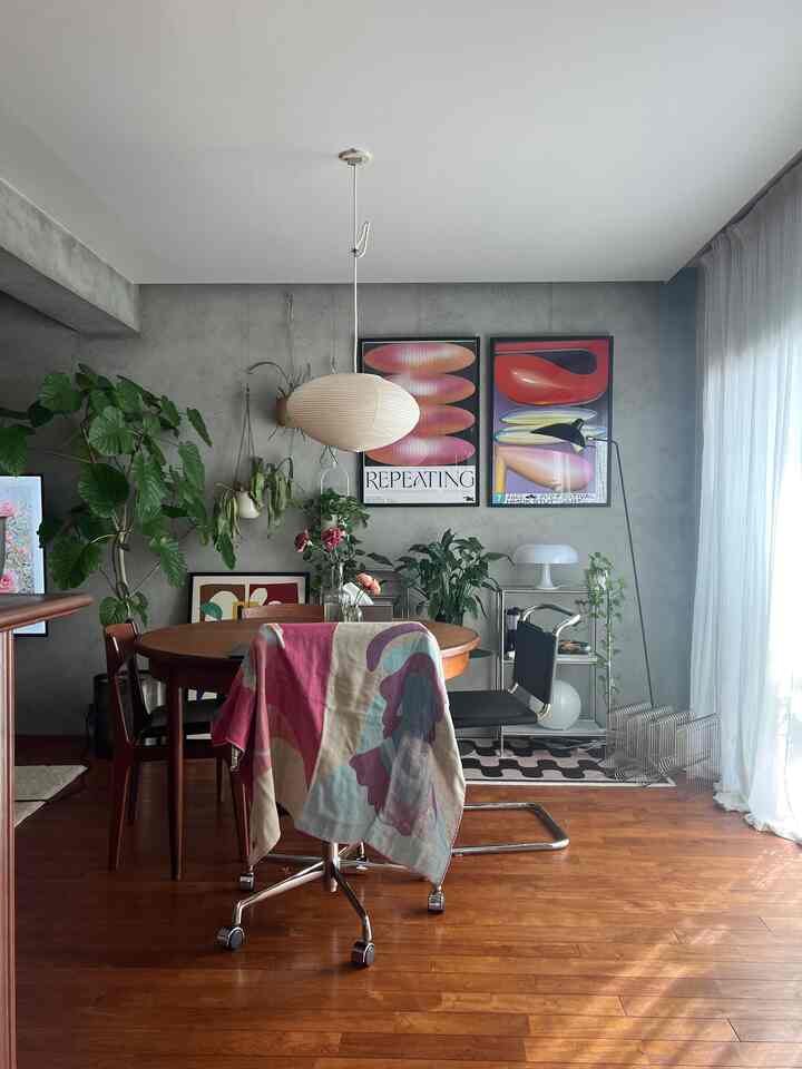 
#ミッドセンチュリーモダン #カラフルインテリア #ポスターのある暮らし #リノベーションマンション