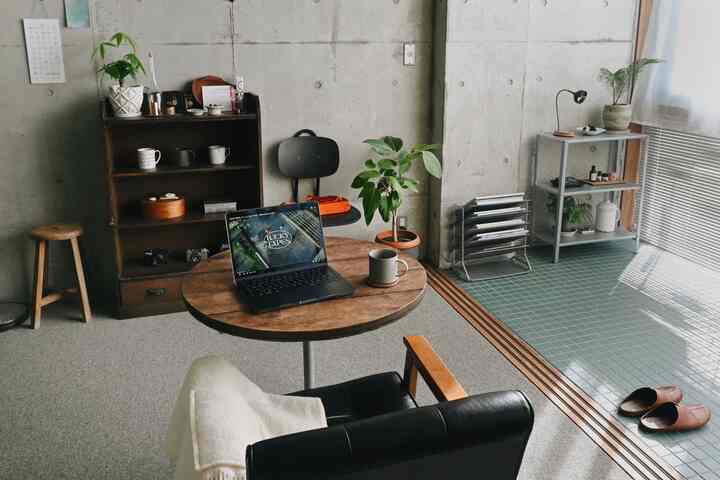 It's been a while since my living room was sunny and bright 🌞
I listen to all kinds of music, but luckytapes is the only one I've loved for years...🎧
Their MVs are always so stylish, so I've always wanted to make a video like this
I love watching videos, so if you have any recommendations for stylish MVs, please let me know...🌛✨

#livingroom #部屋作り #部屋インテリア #コンクリート打ちっぱなし #古道具 #古家具 #IKEA #IKEA家具 #椅子 #器 #食器 #マグカップ #観葉植物 #植木鉢 #ディスプレイ #ディスプレイ棚 #机 #丸テーブル #丸椅子 #ソファ