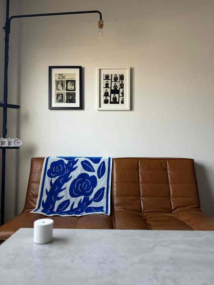 mytoneのバスタオルで視覚的なアクセント、
@aromaのアロマディフューザーで嗅覚的な安らぎを。

部屋が充実すると心身共に余裕が出てきますね、
いつもよりお腹の肉が多くなってきました(食べ過ぎ)

#リビング
#mytone
#kagu350
#emoor
#IKEA
#drawaline
#レザーソファ 
#レザーチェア 
#アロマディフューザー 
#置き時計
#関節照明 