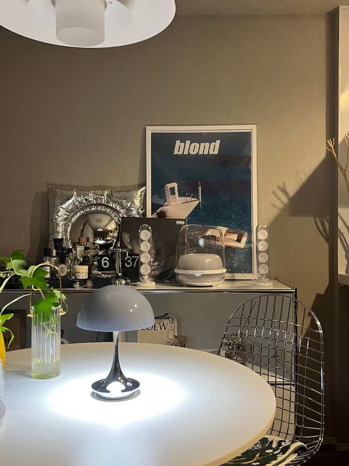 Harmankardonインテリアにもいい感じ🔈
#スピーカー
#speaker
#Harmankardon
#カフェテーブル
#marketb