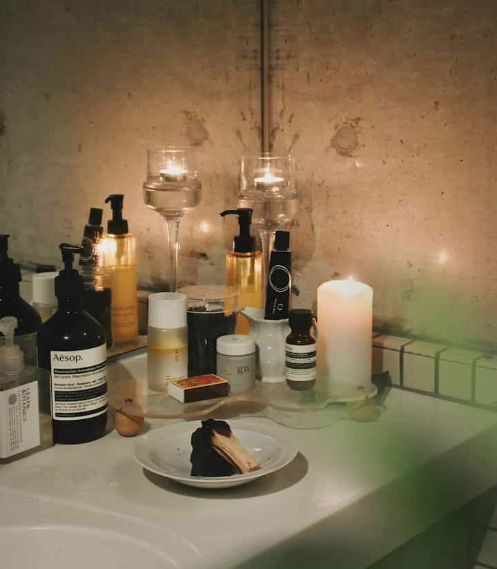 Wastafel kamar mandi favorit saya 🕯️
Akhir-akhir ini cuacanya dingin, jadi kebahagiaan sehari-hari adalah mandi santai diterangi cahaya lilin sambil membakar aromaterapi atau Palo Santo...🛀🌛

#Washroom #Washstand #Toilet #Mandi #Unit Mandi #SabunTangan #Interior #Barang Interior #Krim Tangan #Barang Interior #Barang Lain-Lain #aesop #oskin #Palo Santo #Aroma Diffuser #Lilin #Pencahayaan Tidak Langsung #IKEA #Item yang Dibeli #IKEA NITORI #TEMU #TEMU membeli barang