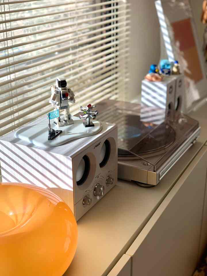 IKEAの名作ドーナツランプ🌿
自然光を受けて広がる光も夜の光もどちらも
お気に入りで空間があたたかくなります💡

#IKEA #IKEA間接照明 #ランプ #led照明 #北欧インテリア #ナチュラルインテリア #LEGO #賃貸マンション 