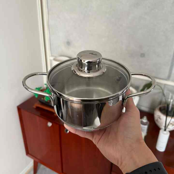 フィスラーの鍋を購入。
セットになっていてお買い得でした。
一人暮らしにはぴったりのサイズで大きすぎる鍋は効率が悪くなってしまうのでこのサイズがちょうどいいんです。
#フィスラー #鍋 #キッチン小物 