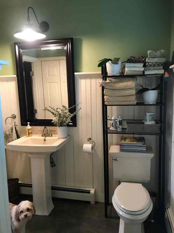 Going bold with my modern black bathroom interior! Sleek, stylish, and so inviting. 🖤✨ 
#BathroomGoals #ModernDesign
