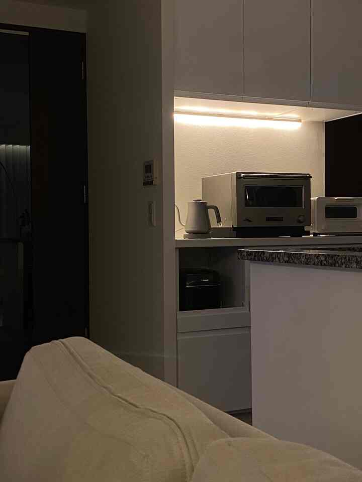 Sekilas dapur pertama 🩵
Baru-baru ini saya akhirnya serius membersihkan area tersebut🤣

Saya tidak menyukai gagasan "lemari!" di apartemen, tetapi ketika saya membeli apartemen, saya menyerah untuk memesan penyimpanan dapur dan mulai berpikir "apa yang harus saya lakukan?😟"...
Akhirnya terbentuk ✌🏻

Lemari terjangkau yang dapat Anda pesan dari IKEA dan semua pengiriman serta perakitannya dilakukan langsung dari IKEA🍳
Semuanya bisa disesuaikan, termasuk ukuran, jumlah laci, dan jenis papan, dan karena dipasang di dinding, tidak perlu khawatir terjatuh jika terjadi bencana.
Jauh lebih murah daripada memesan dari perusahaan renovasi ♡

Saya sangat merekomendasikannya, jadi saya ingin menyebarkannya 🥲

#Dapur #キッチン家具 #IKEA #カップボード #食器棚
