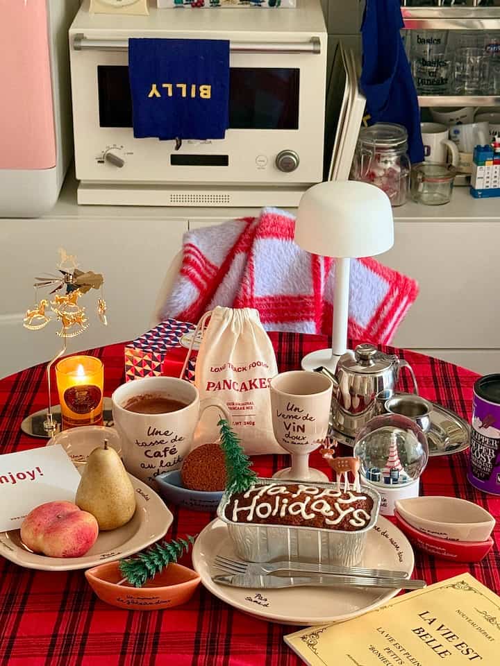 MAKANAN HARIAN DENGAN JALUR PANJANG yang saya beli setiap tahun
Kue buah♥️Lucu dan enak sekali🫶🏻
Cukup mengenyangkan, tapi dua orang masing-masing harus mendapat setengahnya.
Aku akan memakannya dengan lidahku 🍽️ Favoritnya sama
Saya menikmati makanan lezat tahun ini dengan peralatan makan 🫰🏻



#Kaferumah #Tempat Makan #Dapur Makan #Meja Makan #MerekKorea #Peralatan Makan #홈카페인테리어 #키친 #주방 #키친인테리어 #주방인테리어