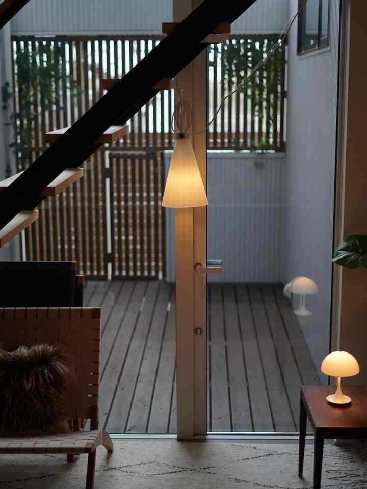 #階段下　#ウッドデッキ　#照明  #中庭