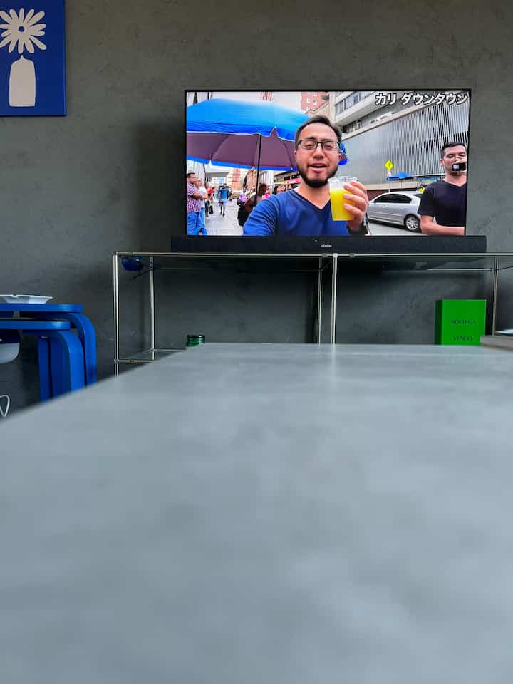 I bought a DENON soundbar.

I was looking for a silver one to match the rack,
but I decided to get this one because it doesn't interfere with the interior and is affordable.

I'm very happy with it.

Watching Shigetabi's videos every day has helped me get more done.

#DENON
#soundbar
#REGZA
#television
#televisionstand
#livingroom
#Shigetabi
#Koreaninterior