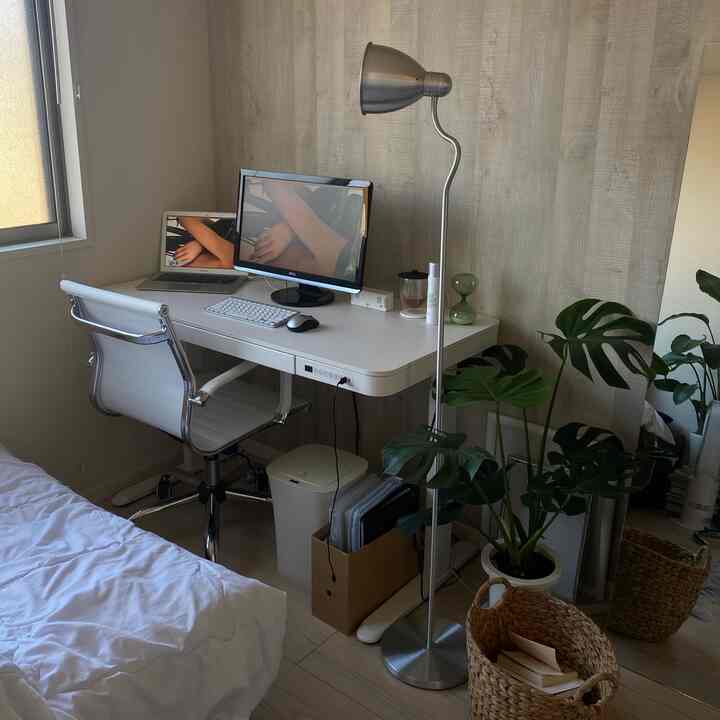 スタンディングデスク思ったより便利でいい！

#スタンディングデスク #IKEA #ホワイトインテリア
