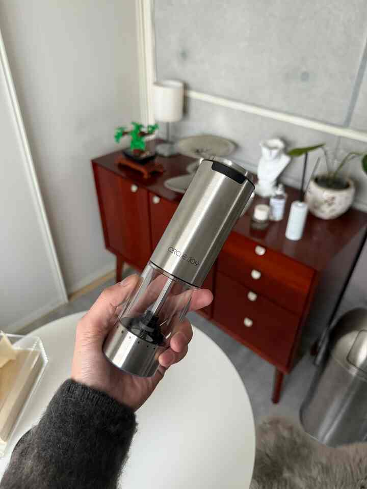 キッチン用品はあまり買い換えるものではないので
1つずつ調べて選んでいるので全部がお気に入り。
卵焼き器は鉄素材なので経年変化を楽しんでいきます。
#キッチン用品 #キッチン家具 #キッチン家電 #キッチン雑貨 #電動ミル #卵焼き器 #窒化鉄