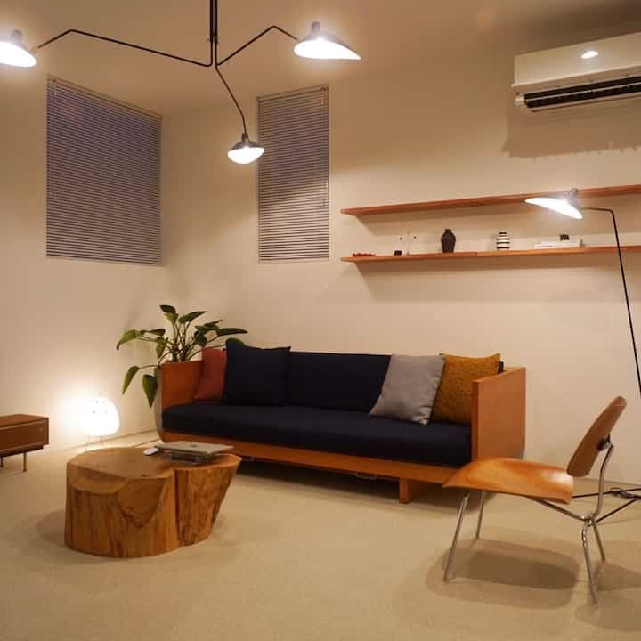 9帖ほどのリビング空間🛋️

#リビング #リビング構造 #リビング小物 #リビング照明 
