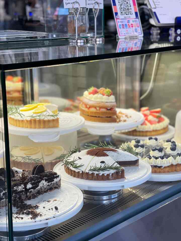 ＃連休に何をする＃コンスープ記録 

餅を食べてコーヒーを飲みに出ました☕️
まだ連休が残っていて大好きです!!😍

お兄ちゃんの返事ゆっくり行くよ🫶

＃カフェインテリア＃カフェツアー＃カフェおすすめ＃カフェテーブル 
＃カフェ雰囲気＃おめでとうございます＃コミュニケーション 
＃コーヒーテーブル＃コーヒー＃コーヒータイム＃コーヒーカップ 
＃コーヒーグラインダー＃コーヒーレストラン＃執事日常＃植民地成長 