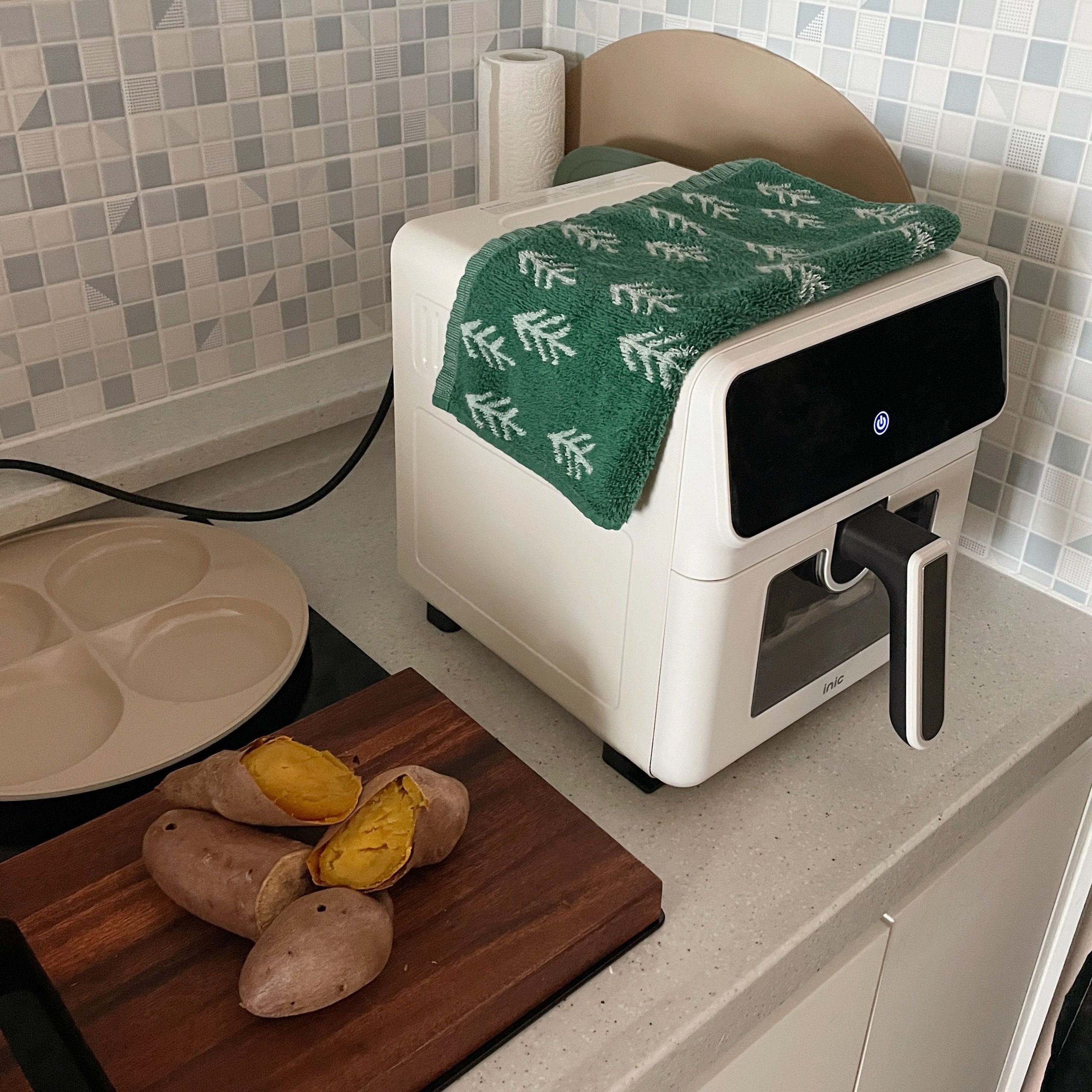 Argyle Pattern Kitchen Towel with Hanging Loop user photo