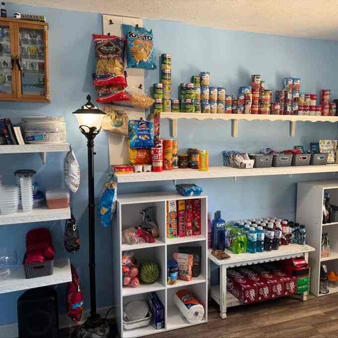 Keeping things organized and fresh in our food storage! A little order makes mealtime so much easier. 🍽️📦 #FoodStorage #KitchenOrganization