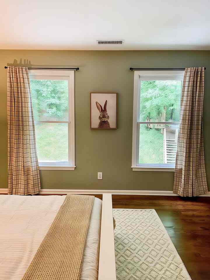 Bringing life to my space with a vibrant green wall and cute bunny art poster! A perfect combo for a playful vibe. 🐰🌿 #HomeDecor #BunnyArt