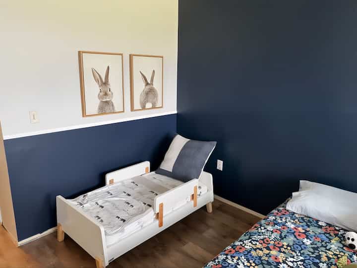 Transforming my boy's room with a stylish dark-blue color palette! A bold choice for a space full of adventure and creativity. 💙✨ #BoysRoom #HomeDecor