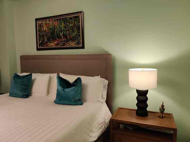 Making my space feel cozy like a hotel bedroom! Dreamy vibes and ultimate comfort. 🛏️✨ #StaycationVibes #HomeSweetHome