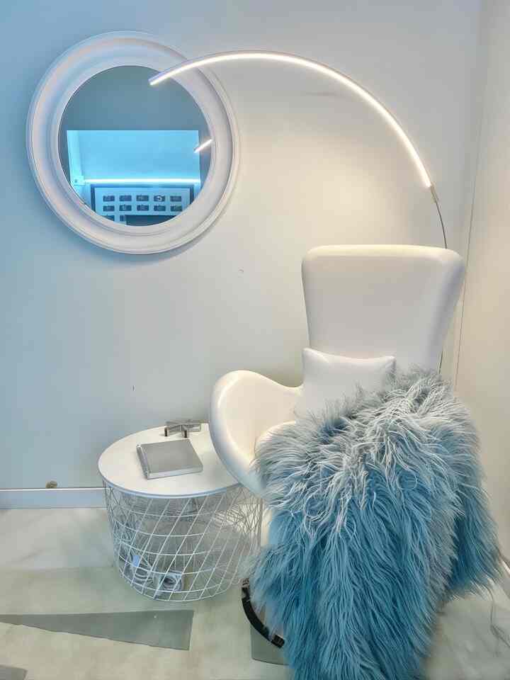 Elevating my space with this elegant white lounge chair adorned with fluffy fur! A perfect blend of style and comfort. 🤍✨ #HomeDecor #LoungeStyle