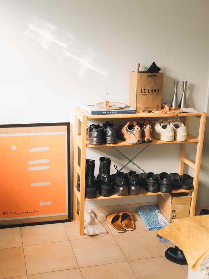 The top of the shoe rack in the entrance is where you can put your favorite junk 👀
#ShoeRack #イサム Noguchi #玄関
