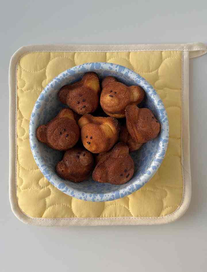  #홈카페 #홈카페놀이 #홈쿠킹 #bakingtherapy #homebaking #homemadedesssert #온더테이블  #크로우캐년접시 #키친크로스