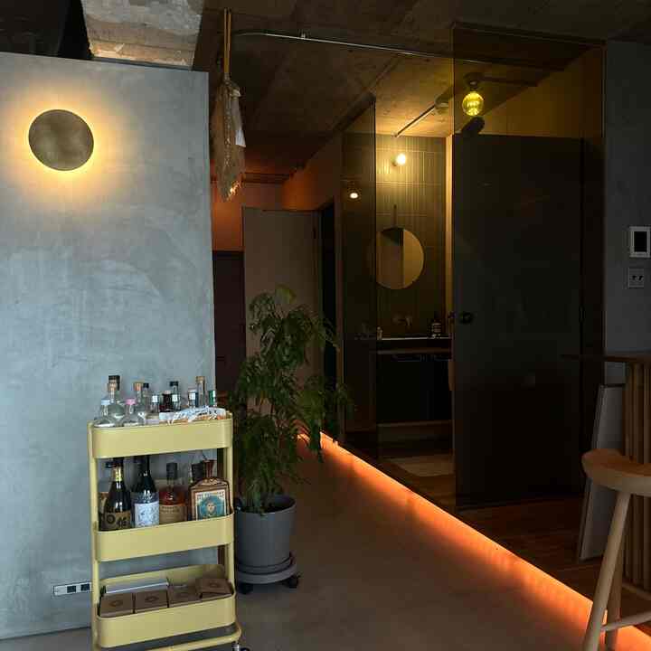 照明計画がとても大事。
デザイナーズホテル感を出したくて
色々な照明を入れながらまとまる雰囲気を作りました💡

#リノベーション
#マンションリノベーション
#二人暮らし
#照明計画