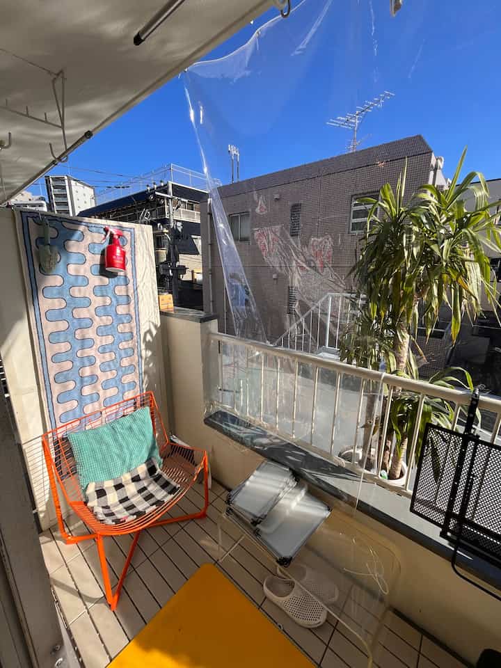 さぶあかです。お日様が気持ち良かったのでバルコニーで珈琲しました。

最近物置になっていたのでそろそろ掃除しないと。

#賃貸 #インテリア #賃貸インテリア #リノベーション #観葉植物 #バルコニー 