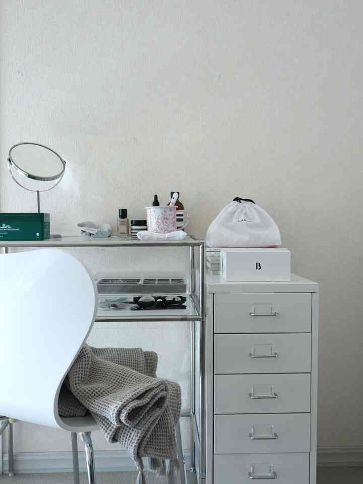 
CROW CANYON のピンクのマグをgetしました。
閉店SALEでお安く買えた♩

カラーはピンクにしたので春先取り🌸





#韓国インテリア #無機質インテリア #シンプルインテリア #リビングインテリア #リビング雑貨 #リビング小物 #マグカップ #CROWCANYON #インテリア #インテリア家具 #モノトーンインテリア #カラフルなインテリア #シンプルなインテリア #シンプルな暮らし #シンプリスト #購入品 #IKEA #模様替え #楽天市場 