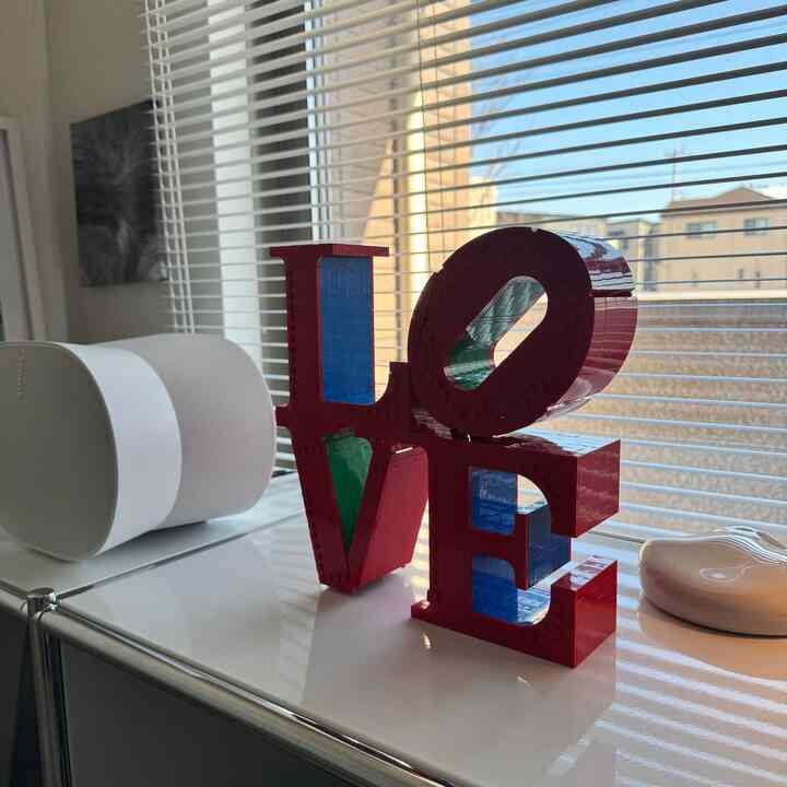 LEGOで出ているLOVEを偶然見つけてしまって。。インテリアに合うと思いつい購入。。。
いざ出来ると買って良かったなと思いました！
#LEGO #LOVE #インテリア #インテリア小物 #インテリアおすすめ 