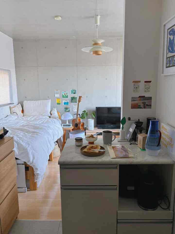 朝食風景。

#ナチュラルインテリア #モダンインテリア #大理石のインテリア #グレーインテリア #キッチンカウンター #ペンダントライト #モダンナチュラル #ホワイト家具 #ウッド系 