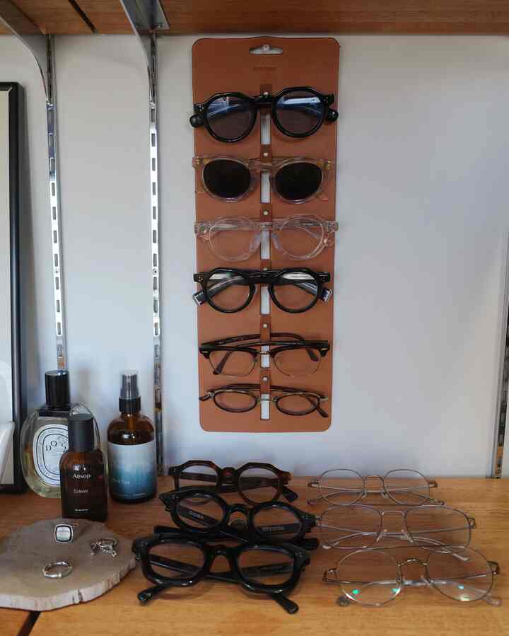 シューズクローゼットに作ったメガネ置き👓

#エンダースキーマ
#メガネ収納
