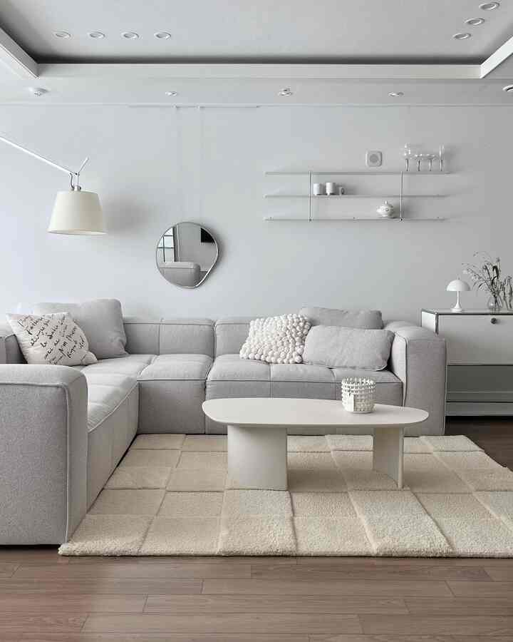 ＃製品提供私たちの家のリビングルームに新しいアイテムが見えますか？
フラットポイントで新しく発売されたプラッドラグが..織！🤍
⠀ 
立体的なパターンが魅力ポイントであるプラッドラグ
モノクロですが段差がありユニークで綺麗です！ 
足に触れると、柔らかく柔らかくなります。 
ラグの上を歩くと気分が良くなります。 🫧
XSからLサイズまで様々で空間に合わせて 
使えます！
⠀ 
⠀ 
#フラットポイント #instainteriors #instahome 
#homestyling #rug #プラドラッグ 
＃ドンソファテーブル＃リビングテーブル＃フラットポイントDOB
＃リビングインテリア＃リビング飾り＃リビングスタイル 