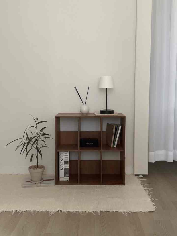 The composition and atmosphere that I like the most,
I like taking pictures in this structure the most✨
The Ogre Wood Bookcase is the product that I received the most inquiries about
It is one of my favorite pieces of furniture because of its pretty colors and design no matter where you put it.
As someone who pursues a modern interior, I highly recommend this item.ᐟ

#Bedroom Interior #집꾸미기 #우드인테리어 #우드소품
#Wood Bookcase #원목책장 #모던인테리어 #조명추천 #무선조명추천 #무선조명 #침실꾸미기 #소품인테리어
#Accessory #소품추천 #침실조명 #침실스타일링 #침실러그 
#Rug Recommendation #포르투칼러그 #감성인테리어