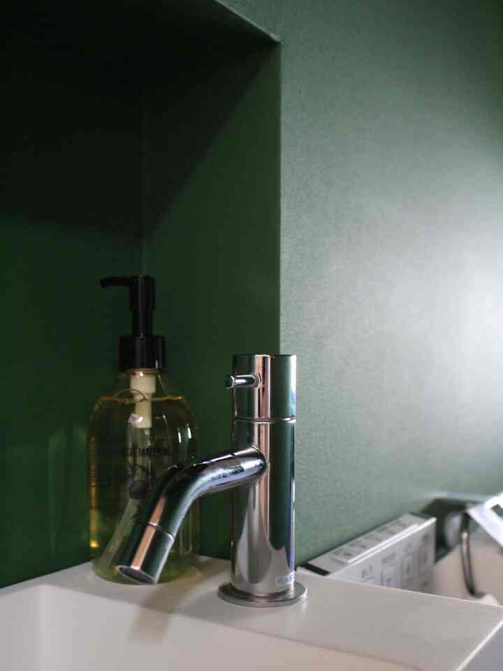 ハンドソープを新しくしました。ベルガモットの香りが新鮮で手を洗うたびに気分が上がります。

#トイレ #トイレ用品 #トイレットペーパーホルダー #トイレ棚 #トイレデザイン #トイレのインテリア #ハンドソープ #洗面器 