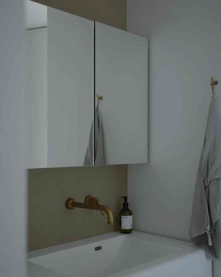 ＿＿＿＿＿＿＿＿＿＿＿＿

洗面台が整うと気持ちいい。

#造作洗面台 #洗面台インテリア #タオルハンガー  #水栓