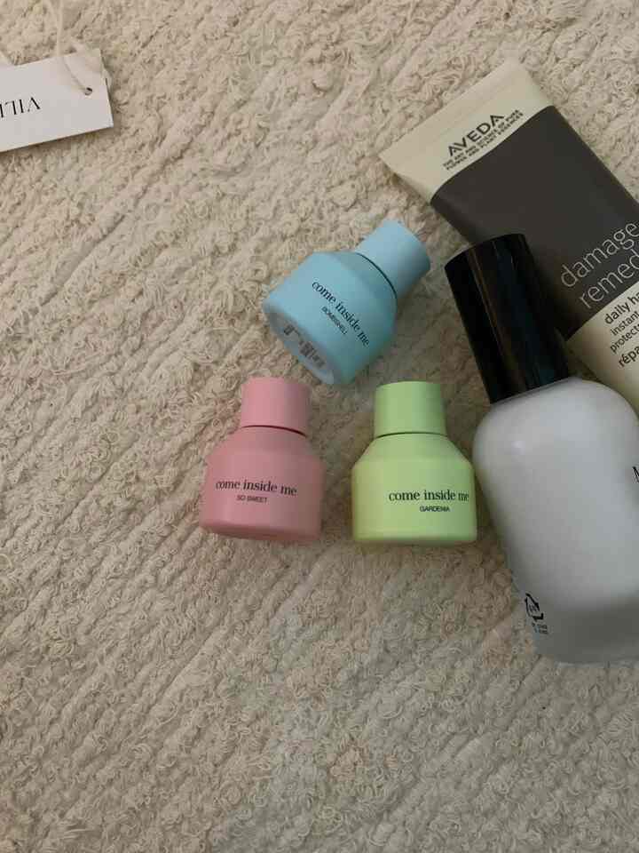 （協賛）私は 
いつもの午前にハタヨガをして 
出勤する方なのに人為的な 
香は好きではない香水 
よく使わないけど 
オイルパフュームを使っています。 
一滴だけ落としても 
香りで持続力も強くて 
その日私が使った香りに応じて 
気分も大丈夫です。.🫧

オラムタイム外出や特に女性の方 
敏感な日に、 
カムインサイドミーの油香水 
お試しください。お勧めします。 

＃インナーパウム＃コムインサイドミー＃comeinsideme＃comeinsidemeinnerperfume
＃オリーブ影響水＃オリーブヤングインナーパーム
＃オリーブの影響をお勧めします。
＃インナーフレグランス＃男性が好きな女性フレグランス＃オイルフレグランス 
＃かわいいテム最高です＃コンスープ記録 