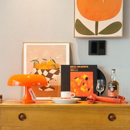 #올해의컬러 #오렌지 🍊
올해의 컬러 중 하나가 오렌지라길래 🍊
집 안 곳곳 스며든 오렌지빛 아이템들 
오렌지빛 아이템들 🫶🏻
🏷️ 조명 : #아르떼미데 
🏷️ 드라이기 #제니퍼룸 
🏷️ 그릇+컵 #노벙브
🏷️ 액자 #theposterclub
🏷️ 월패드가리개 #테이스트픽
#집꾸미기 #거실꾸미기 #홈스타일링 #홈데코 #거실인테리어 #조명인테리어 #조명 #인테리어소품 #조명추천 #드라이기추천 #홈카페인테리어 #홈카페소품 #월패드가리개 #오렌지컬러 