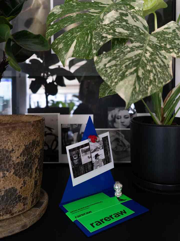 最近、blueにハマってる
装飾と本立ての二用途のインテリア🔹

#Ohouseshopping #bookend #本立て #bookstand #triangle #blue #マグネット #カラフルなインテリア 